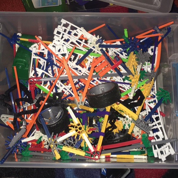 Kids k’nex model building set - Picture 2 of 2